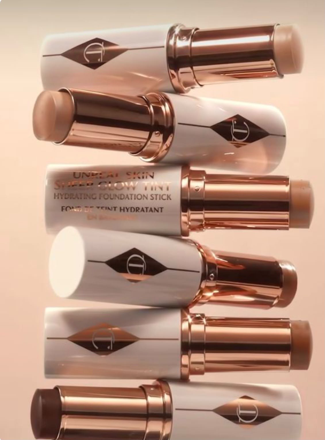 Base en barra Charlotte Tilbury Unreal Skin