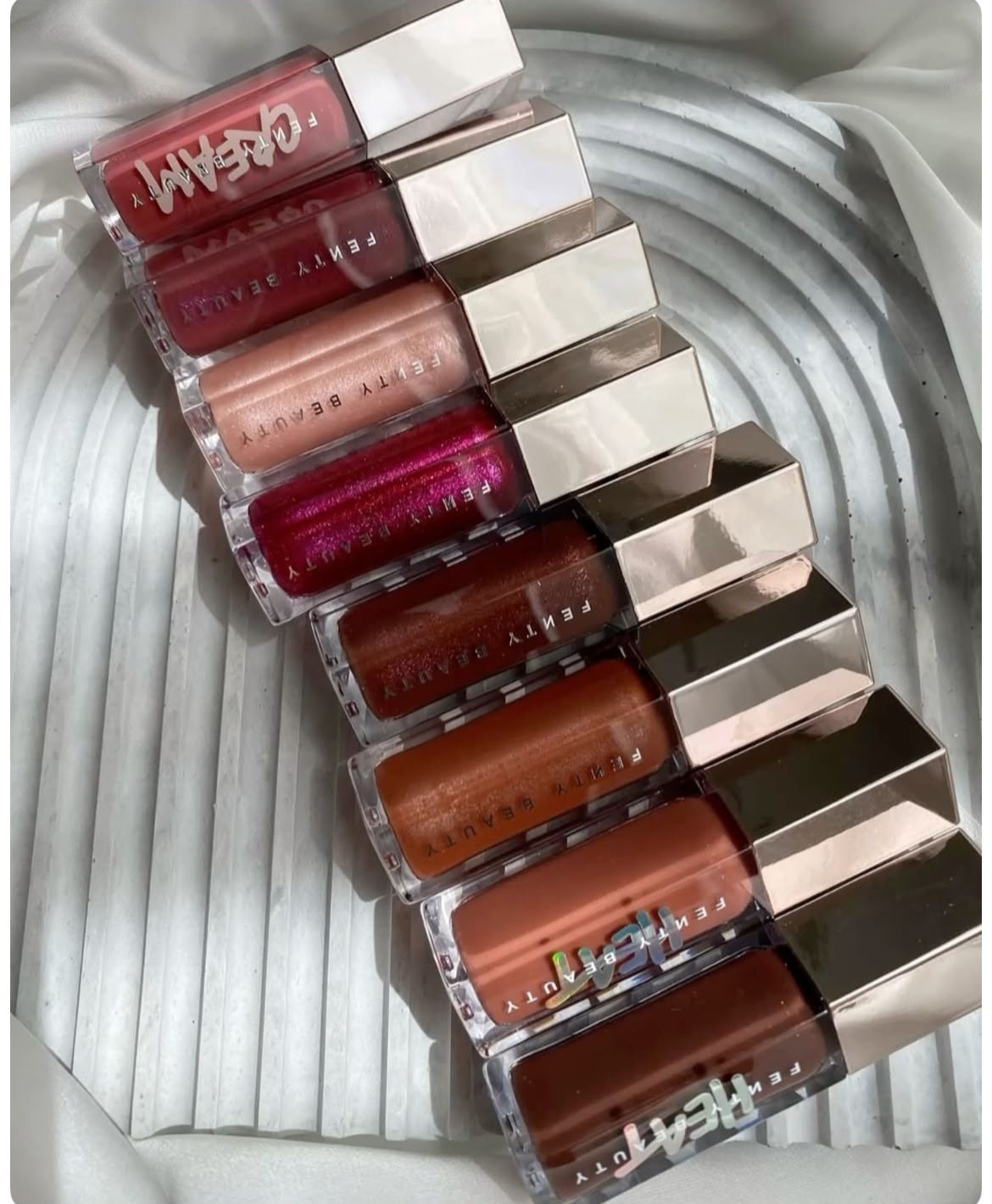 Brillo labial Fenty Beauty Gloss Bomb